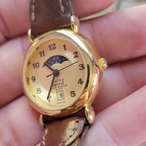 Vintage Watches Kathy Ireland Moonphase Quartz Watch Leather Band Japan - Picture 8 of 10